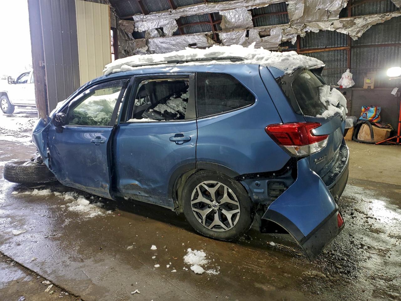 2021 SUBARU FORESTER PREMIUM photo 3