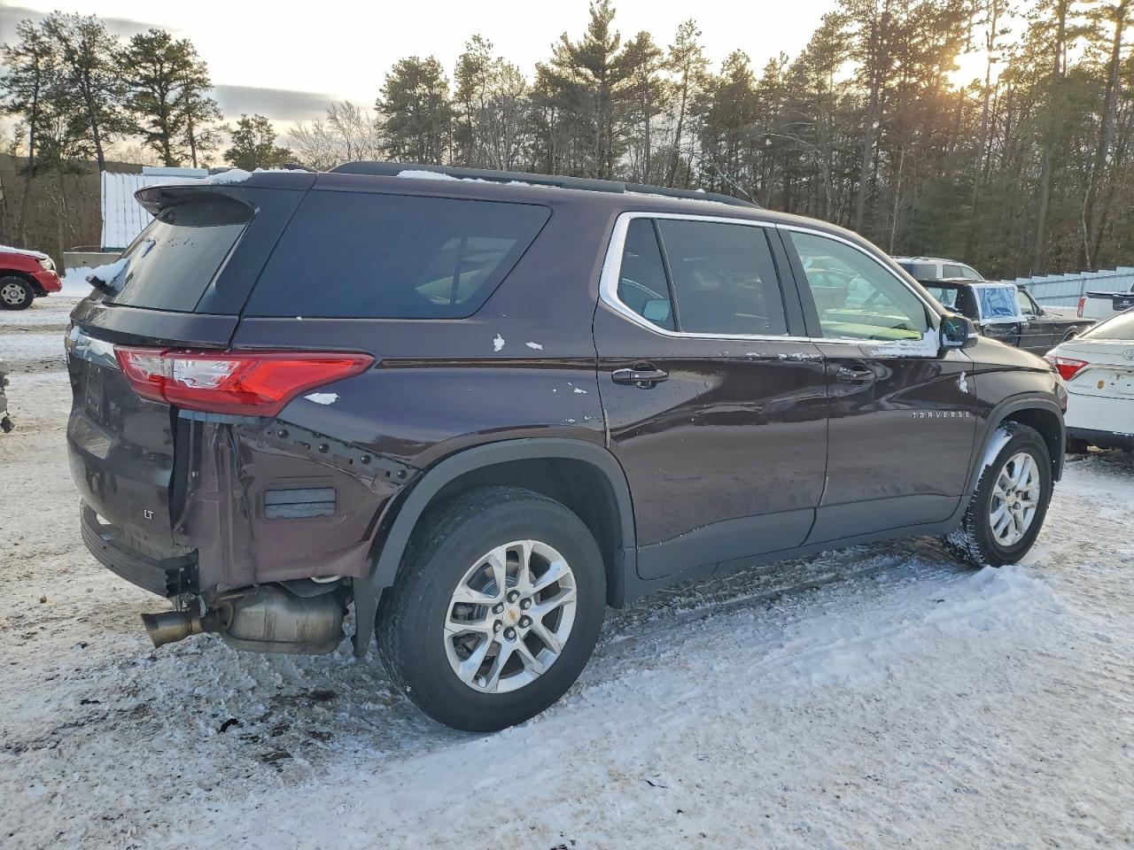 2020 CHEVROLET TRAVERSE LT photo 3