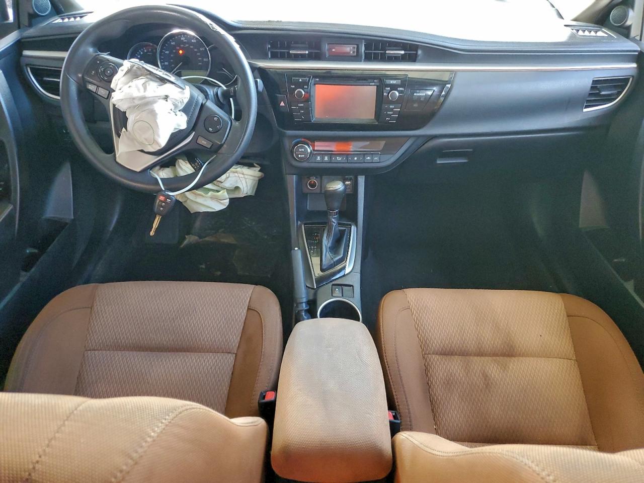 2015 TOYOTA COROLLA LE photo 8