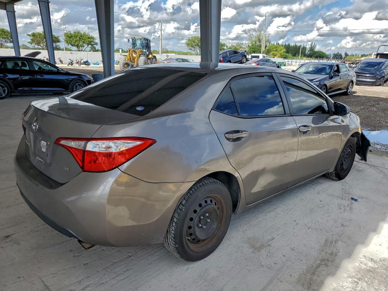 2015 TOYOTA COROLLA LE photo 3