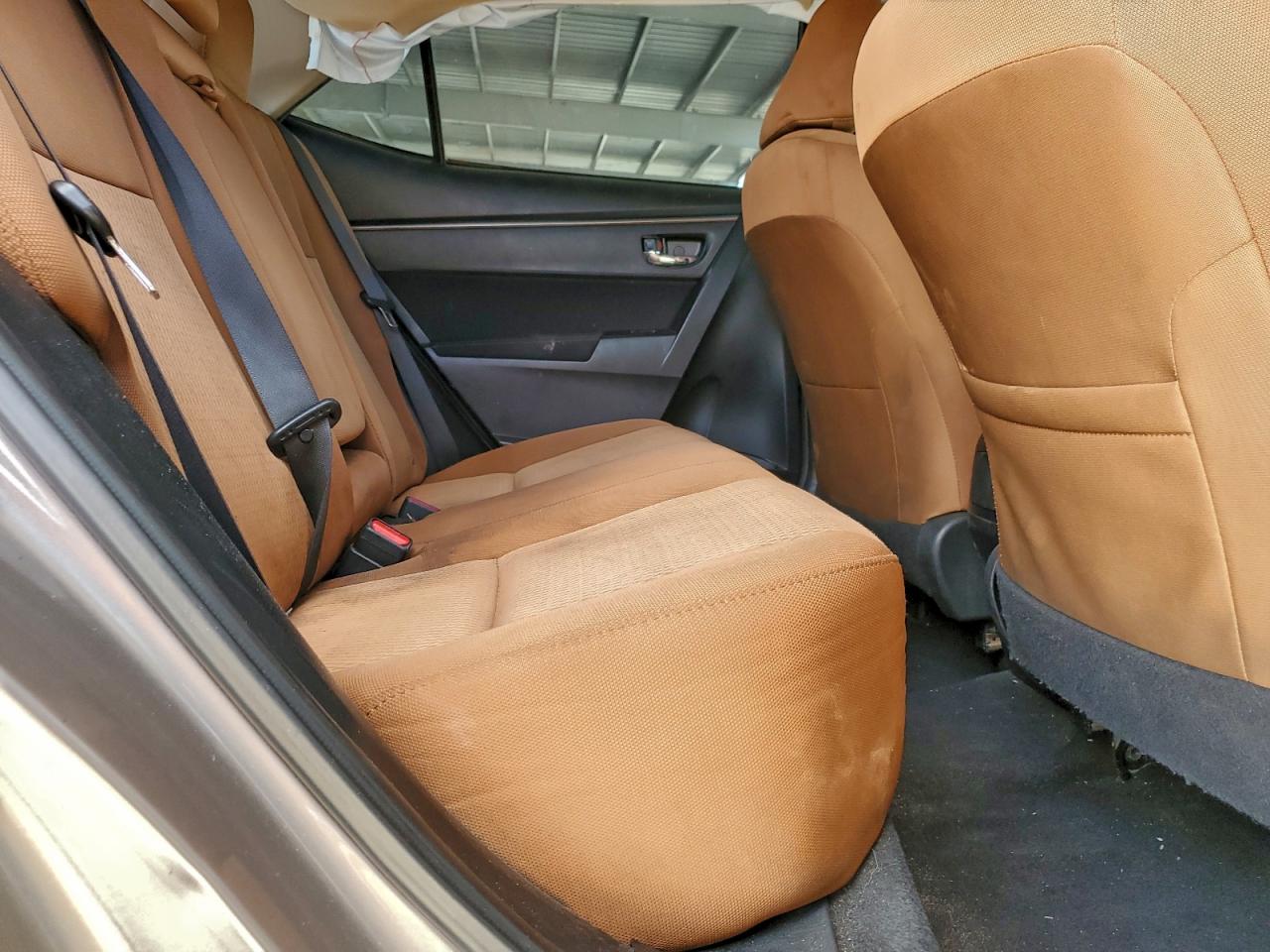 2015 TOYOTA COROLLA LE photo 11