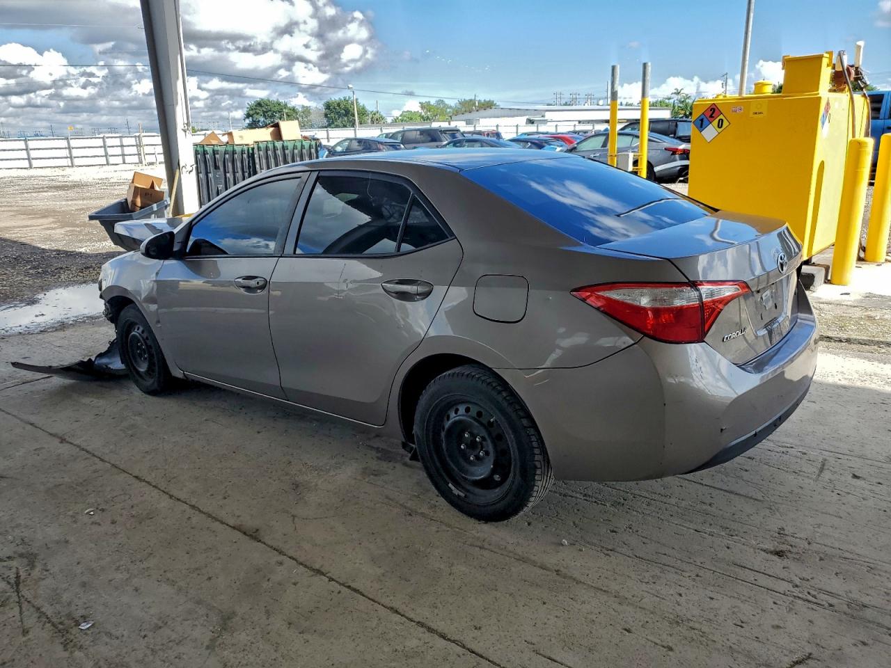2015 TOYOTA COROLLA LE photo 2
