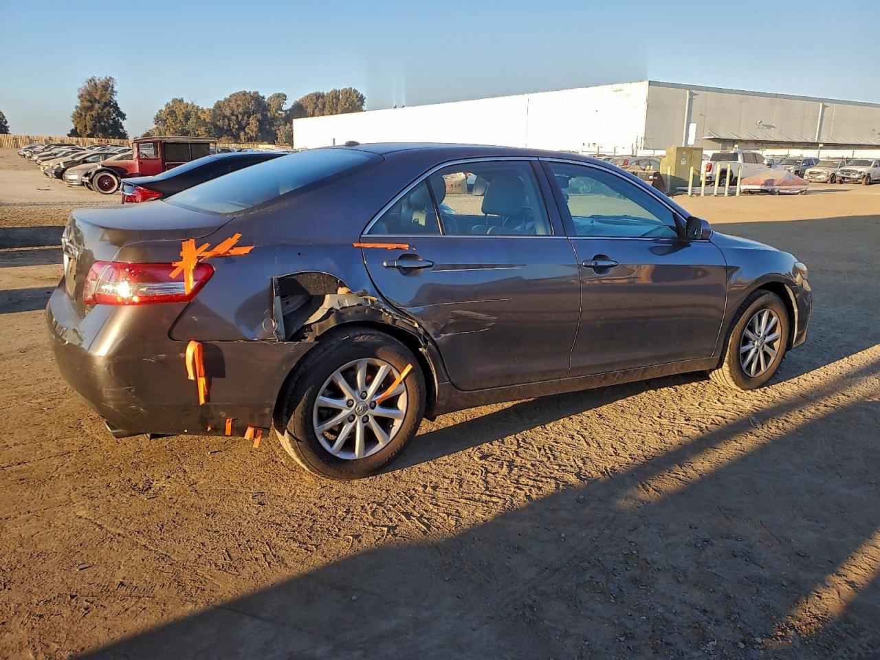 2010 TOYOTA CAMRY SE photo 3