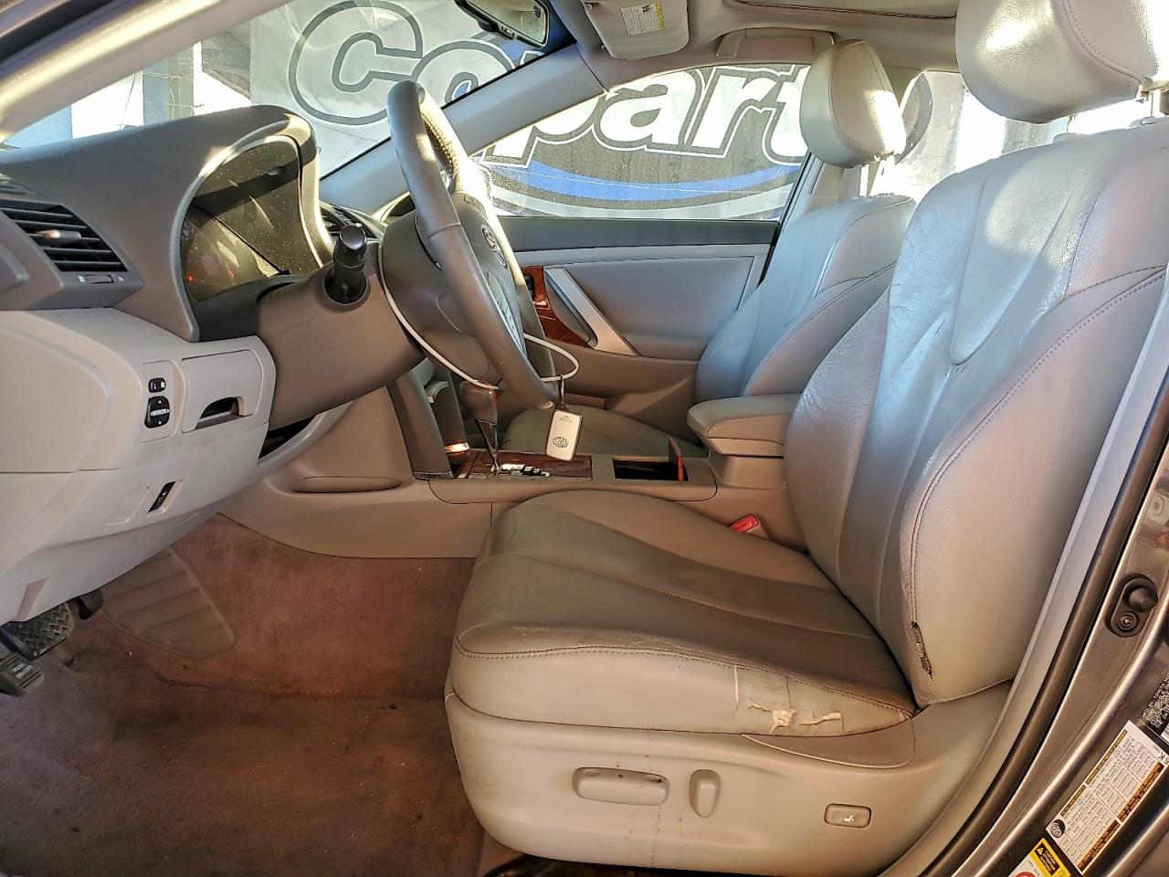 2010 TOYOTA CAMRY SE photo 7