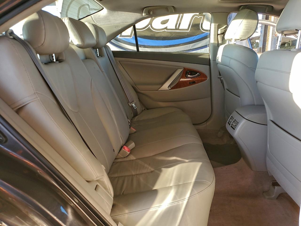 2010 TOYOTA CAMRY SE photo 10