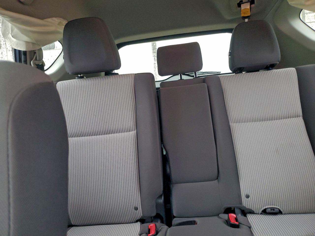 2014 TOYOTA RAV4 LE photo 10