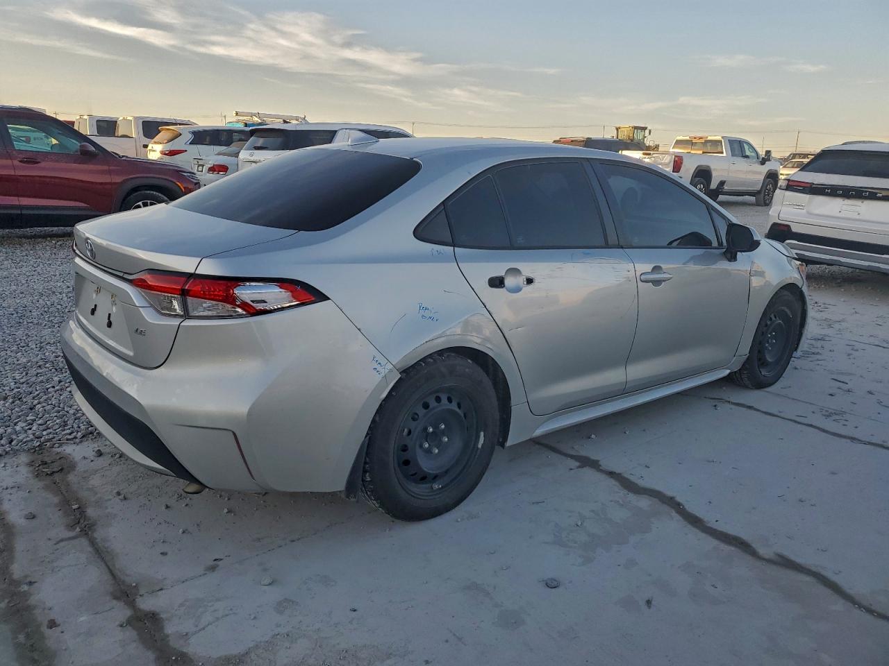 2020 TOYOTA COROLLA LE photo 3