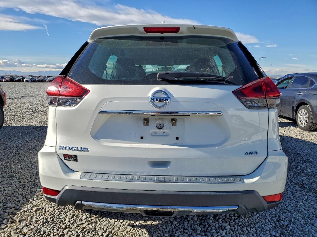 2018 NISSAN ROGUE S photo 6