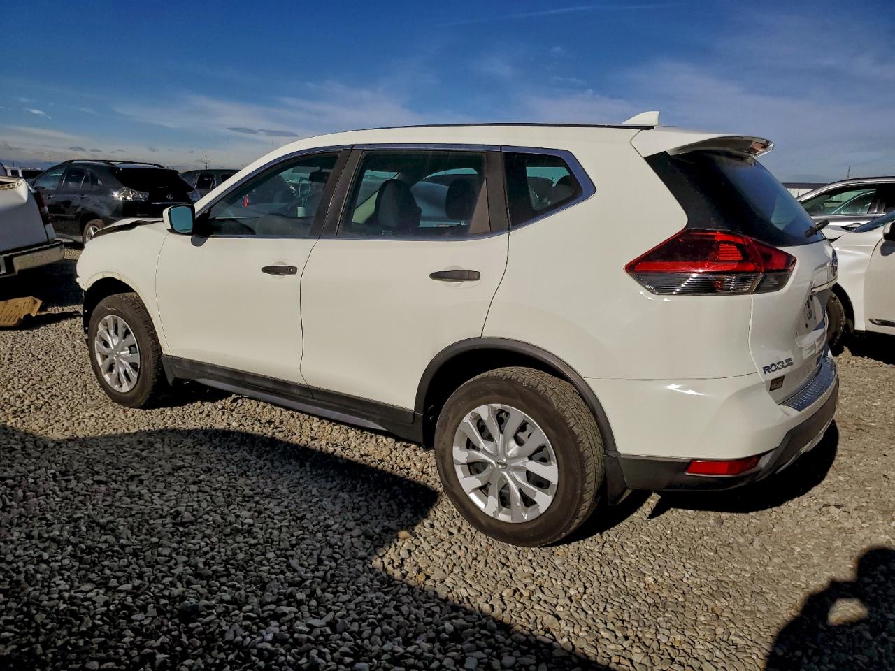 2018 NISSAN ROGUE S photo 2