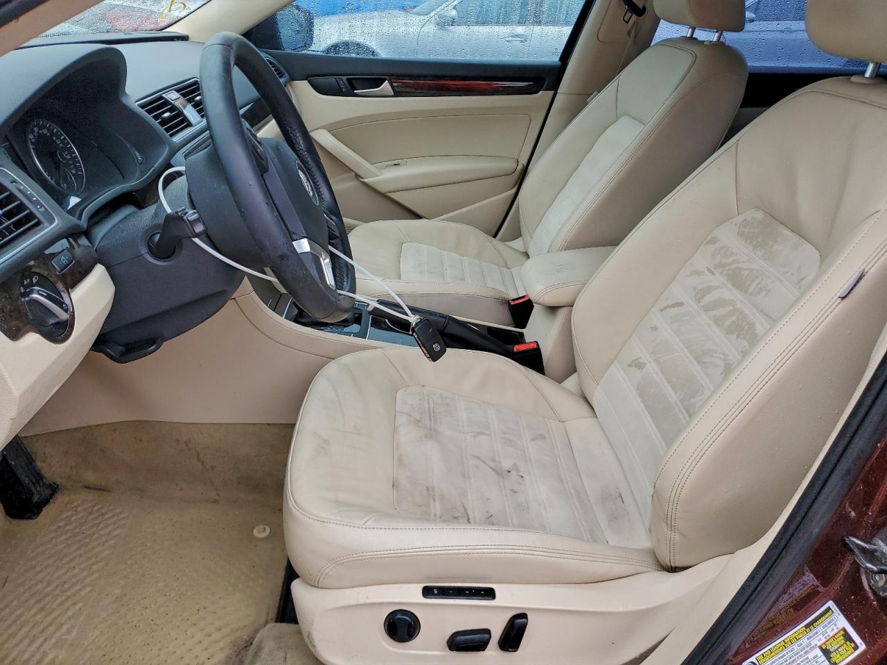 2014 VOLKSWAGEN PASSAT SEL photo 7