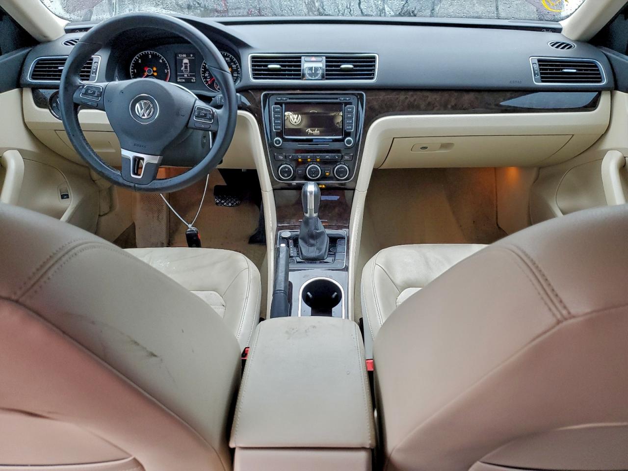 2014 VOLKSWAGEN PASSAT SEL photo 8
