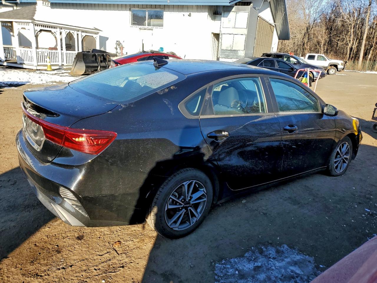 2024 KIA FORTE LX photo 3