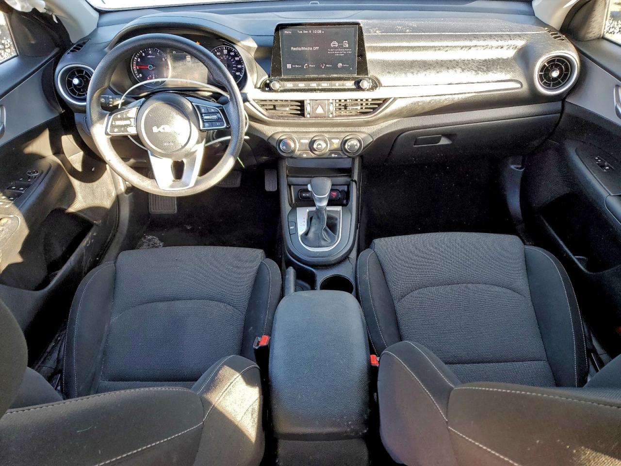 2024 KIA FORTE LX photo 8