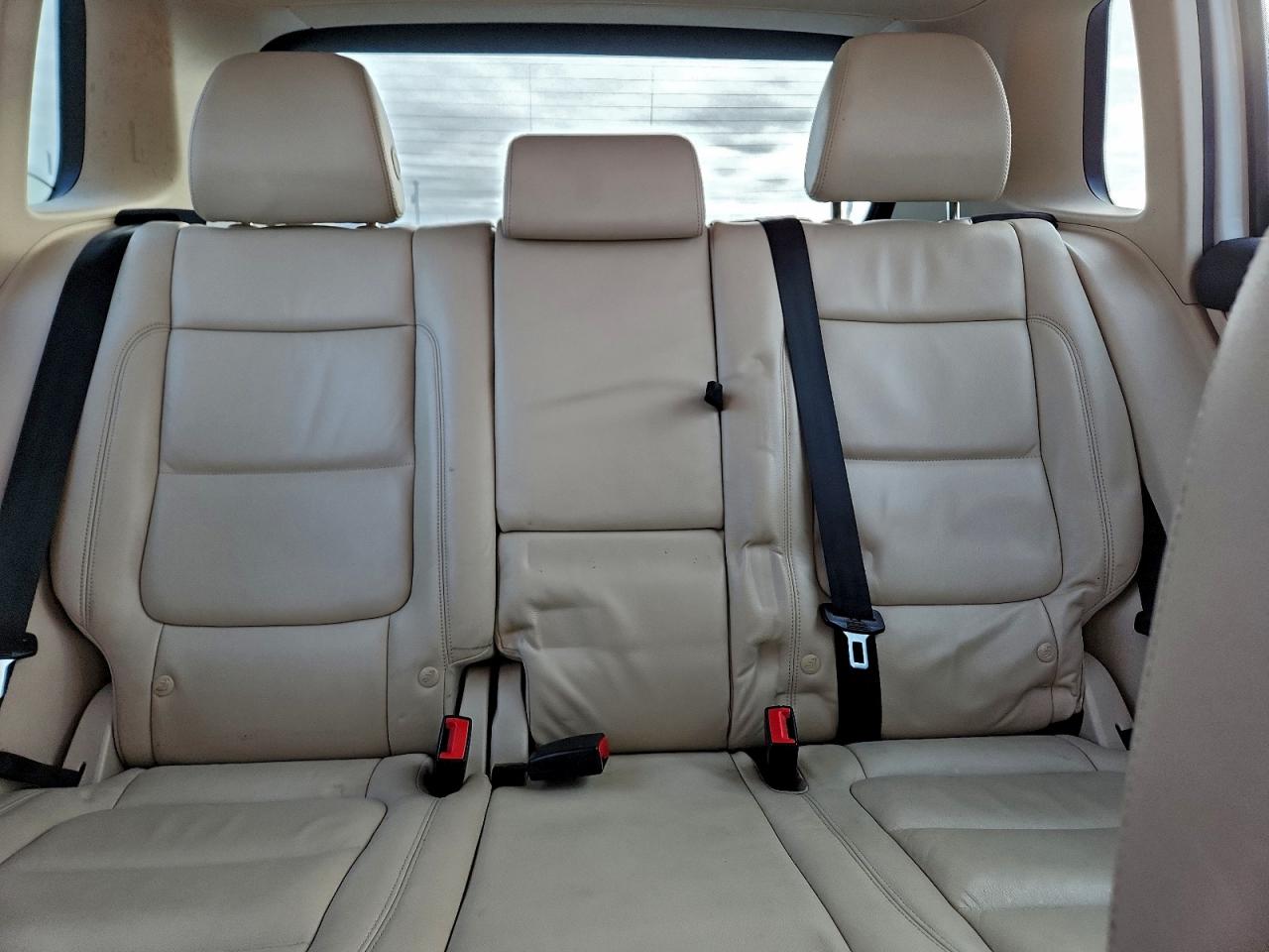 2017 VOLKSWAGEN TIGUAN SEL photo 28