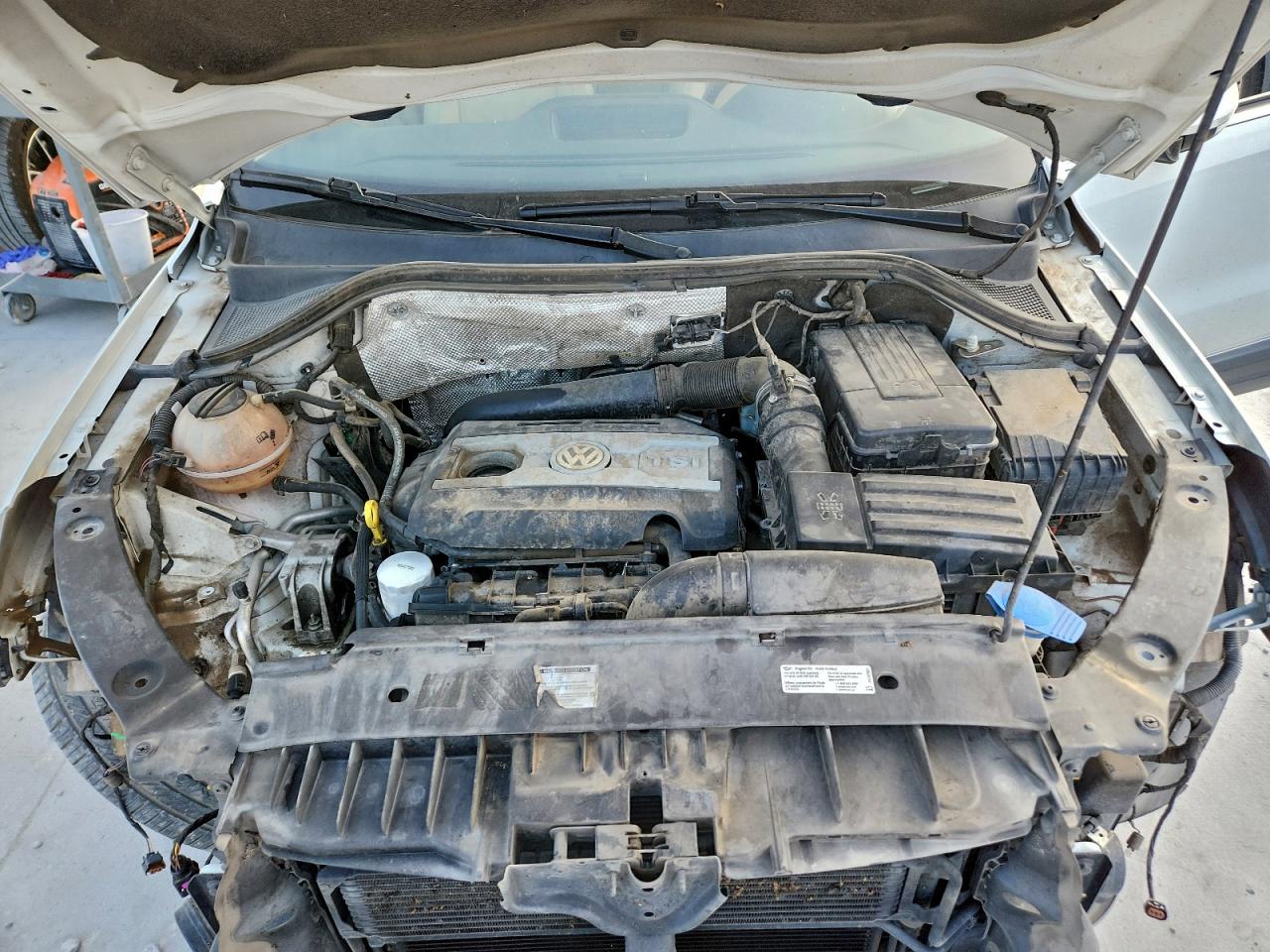 2017 VOLKSWAGEN TIGUAN SEL photo 34