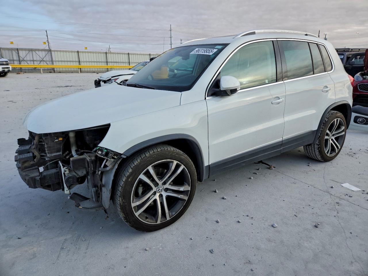 2017 VOLKSWAGEN TIGUAN SEL — FRONT END damage — photo 1