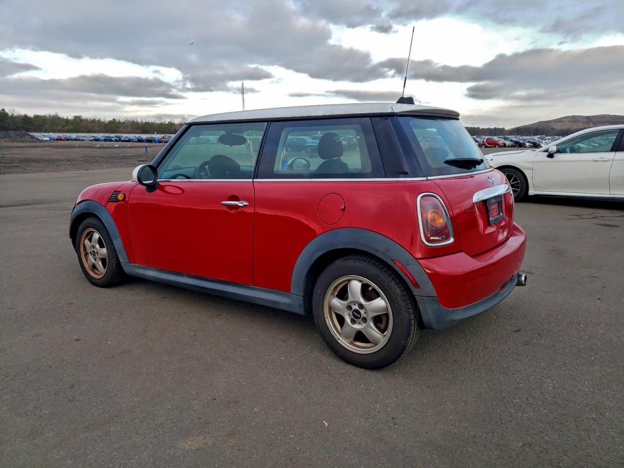 2009 MINI COOPER photo 2