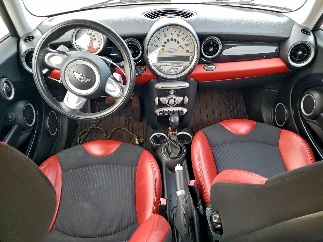 2009 MINI COOPER photo 8