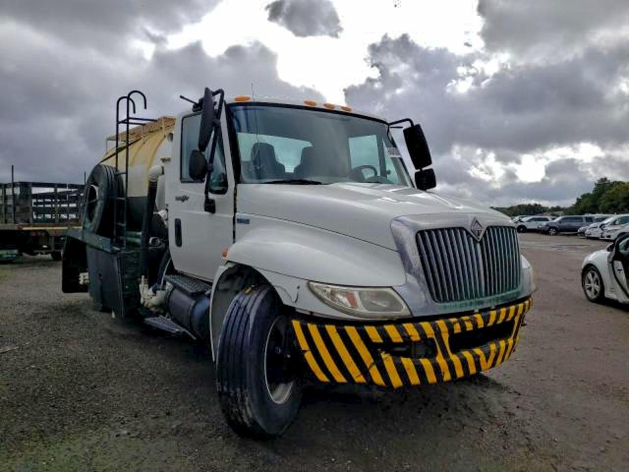 2009 INTERNATIONAL 4000 4300 — ALL OVER damage — photo 1