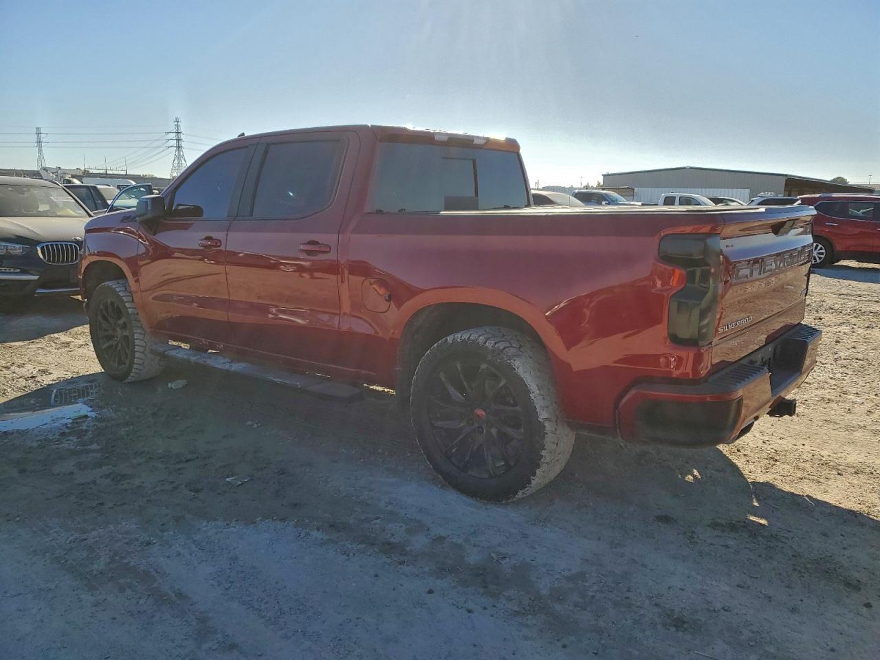 2021 CHEVROLET SILVERADO K1500 RST photo 2