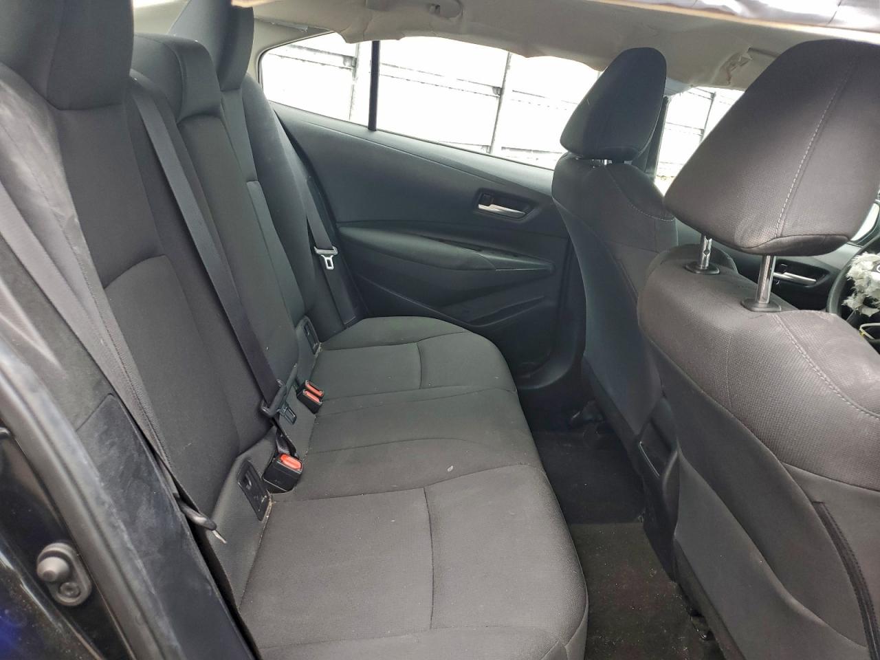 2021 TOYOTA COROLLA LE photo 10
