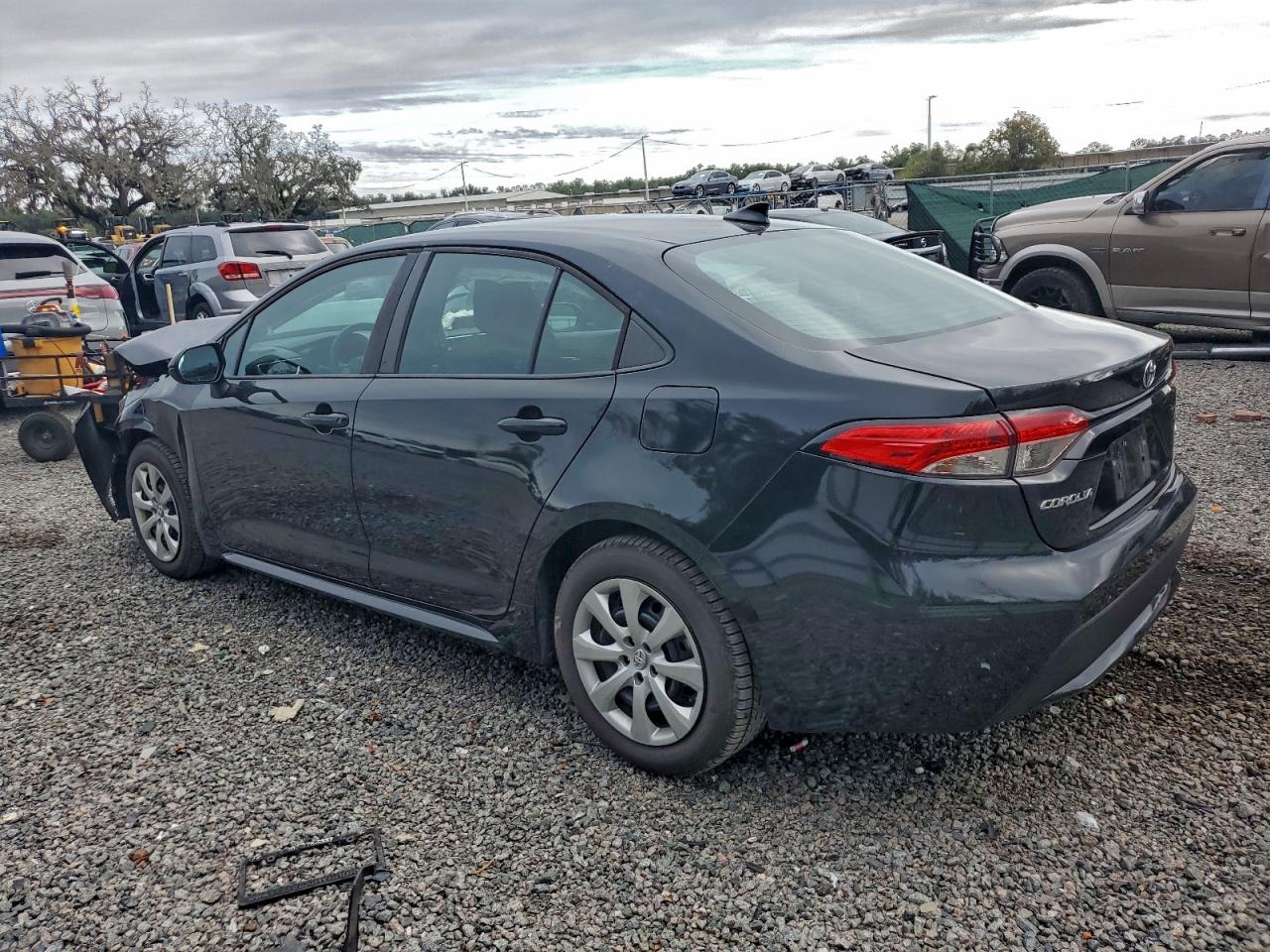 2021 TOYOTA COROLLA LE photo 2