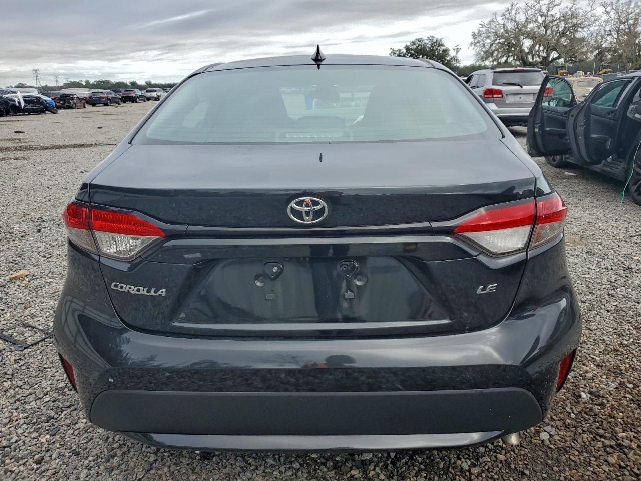 2021 TOYOTA COROLLA LE photo 6
