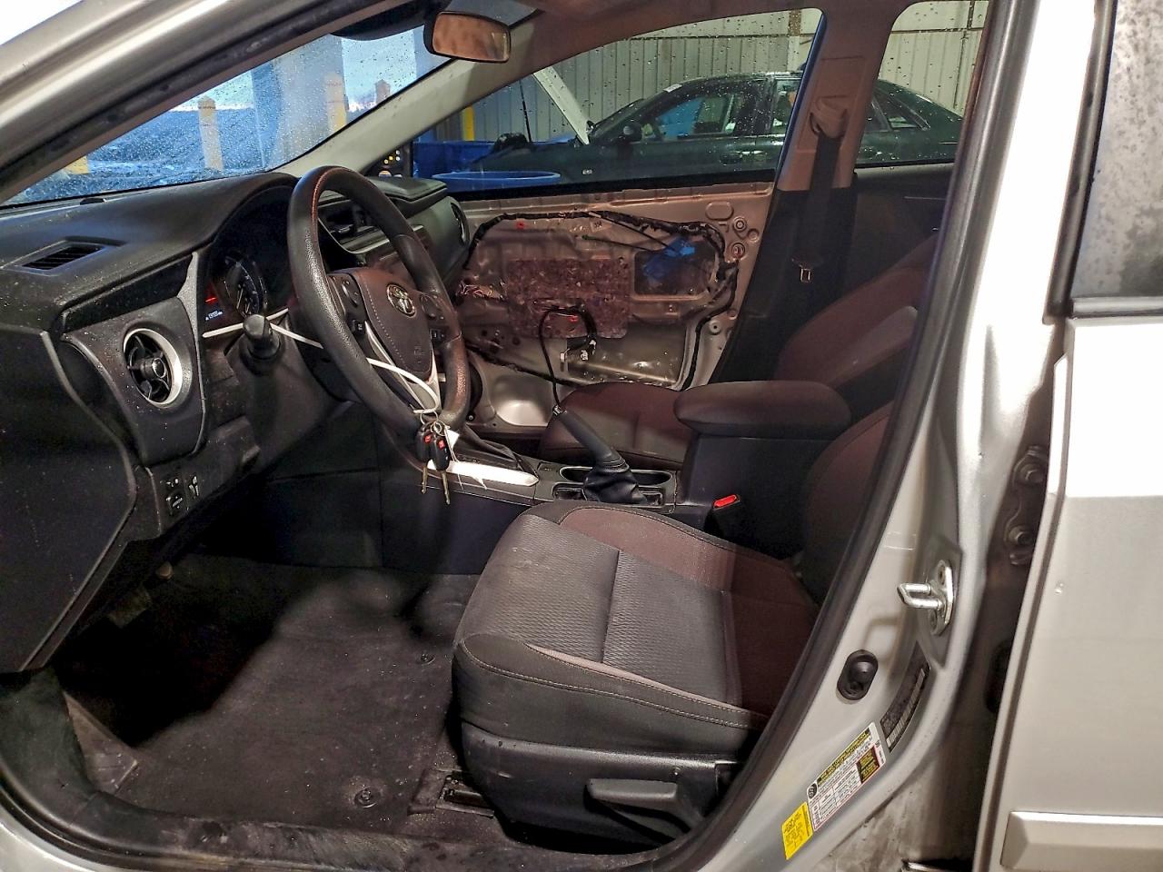 2017 TOYOTA COROLLA L photo 7