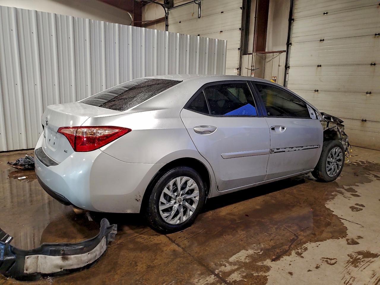 2017 TOYOTA COROLLA L photo 3