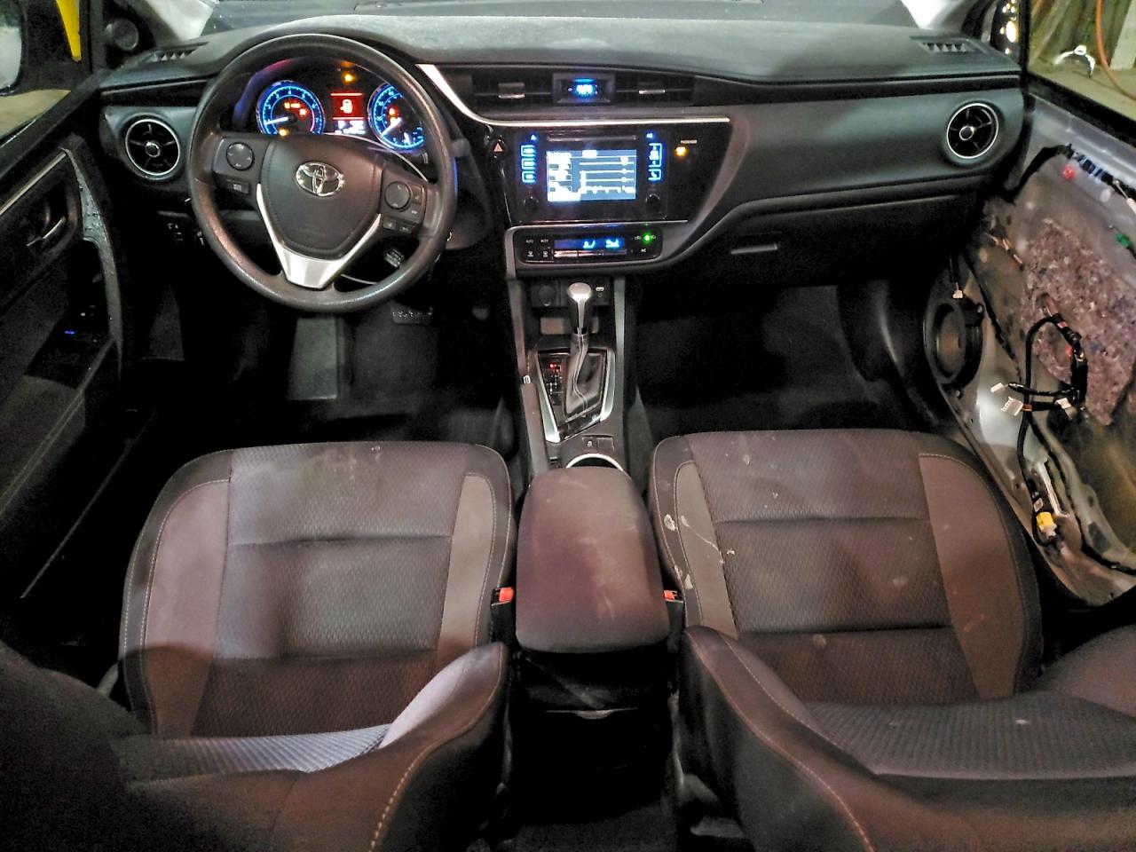 2017 TOYOTA COROLLA L photo 8