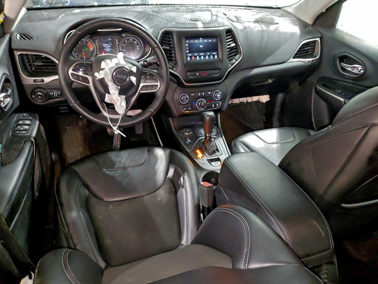 2019 JEEP CHEROKEE LATITUDE PLUS photo 8