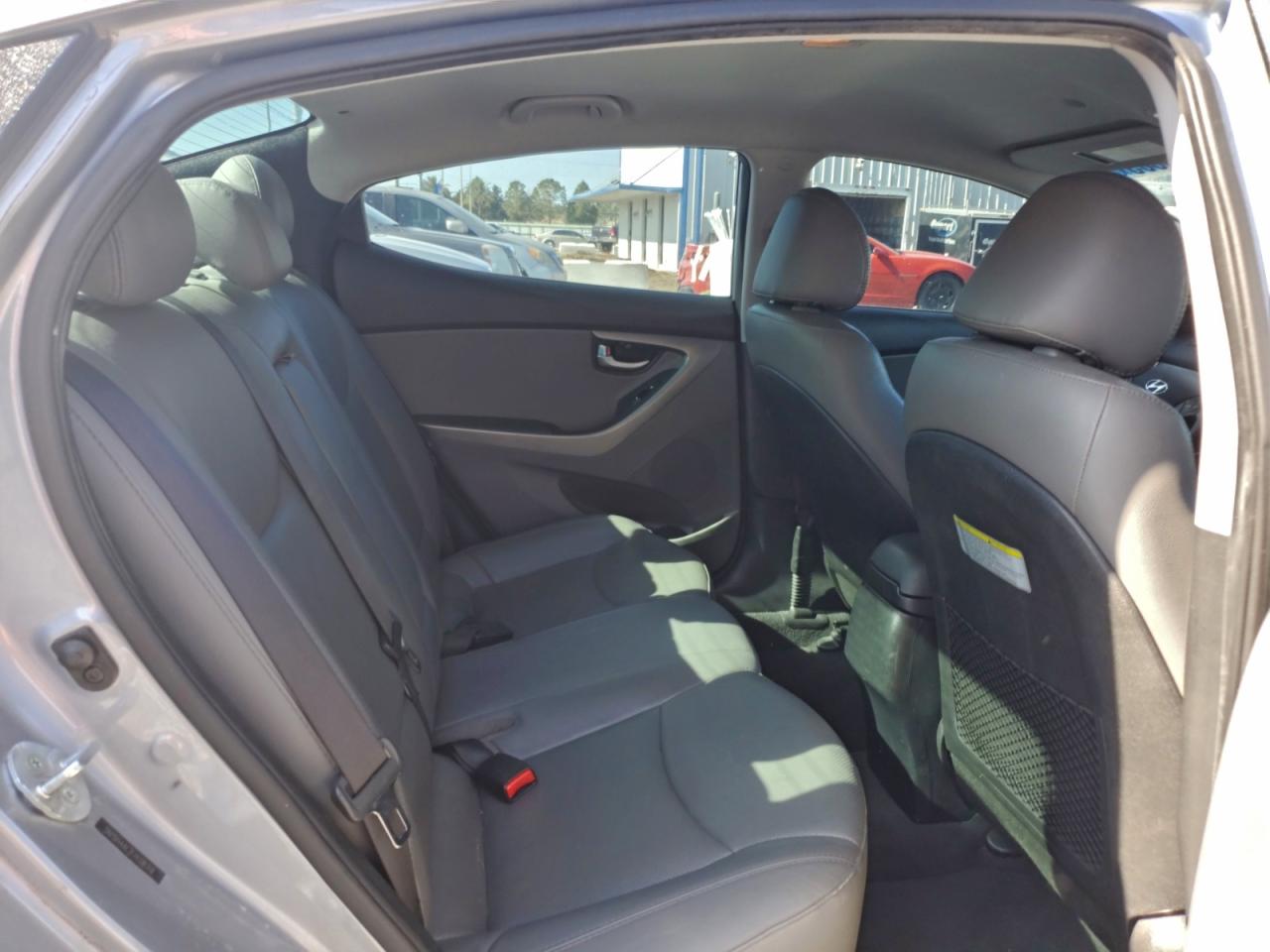 2015 HYUNDAI ELANTRA SE photo 10