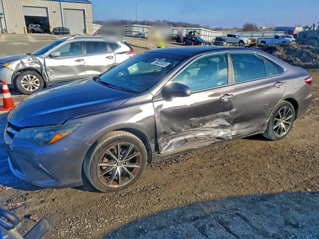 2016 TOYOTA CAMRY