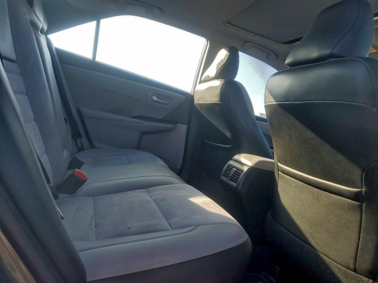 2016 TOYOTA CAMRY XSE photo 10