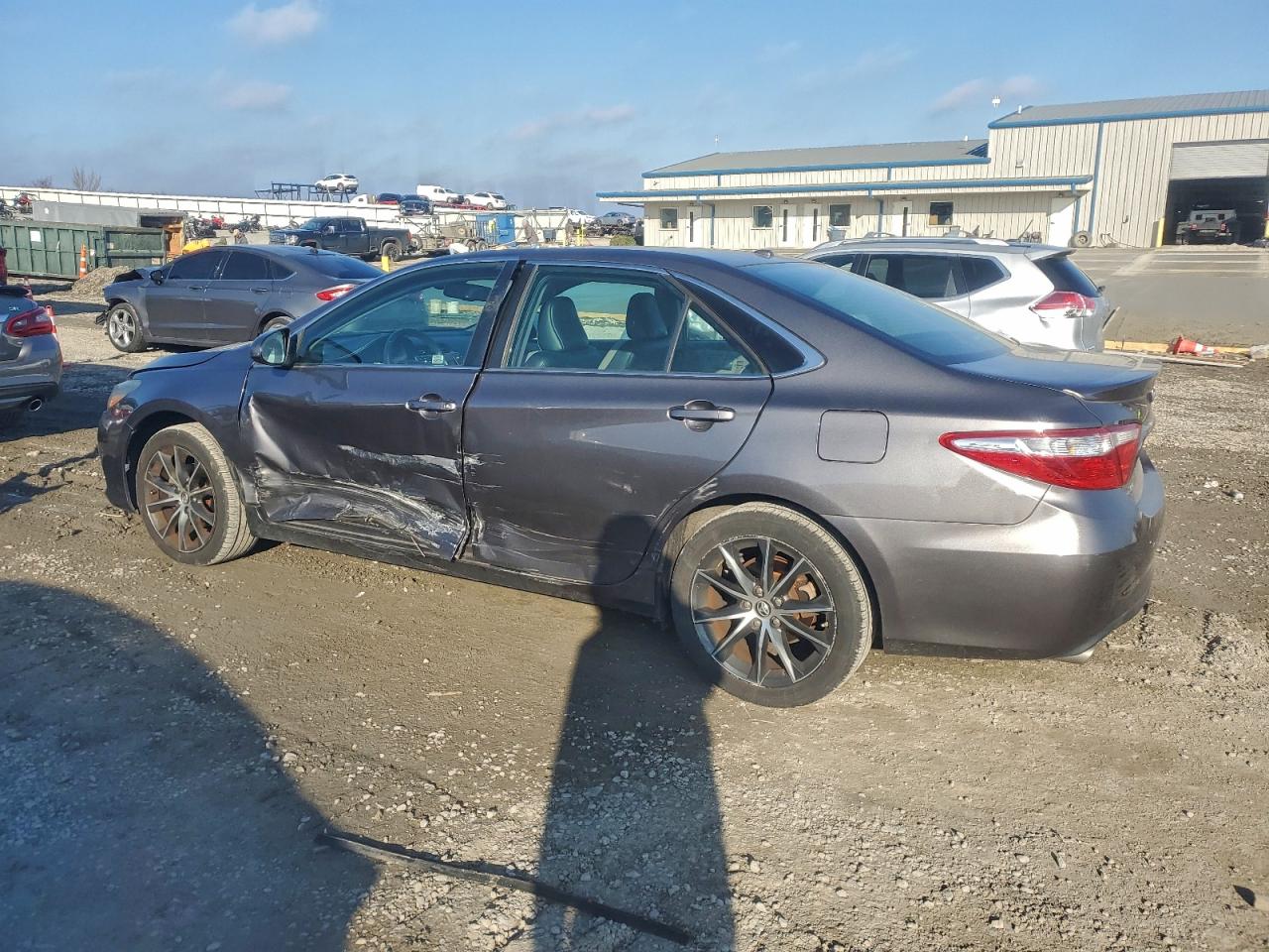 2016 TOYOTA CAMRY XSE photo 2