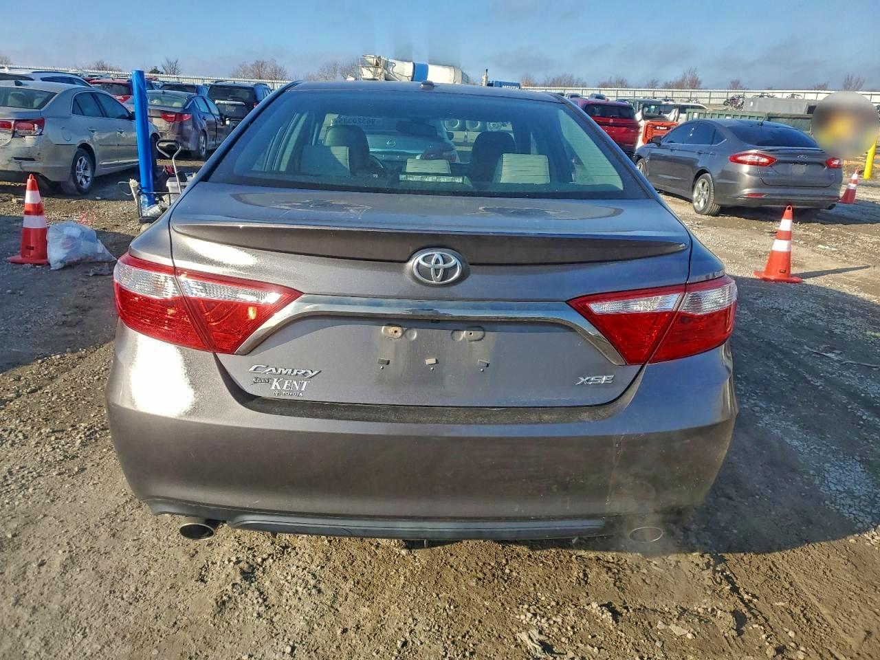 2016 TOYOTA CAMRY XSE photo 6