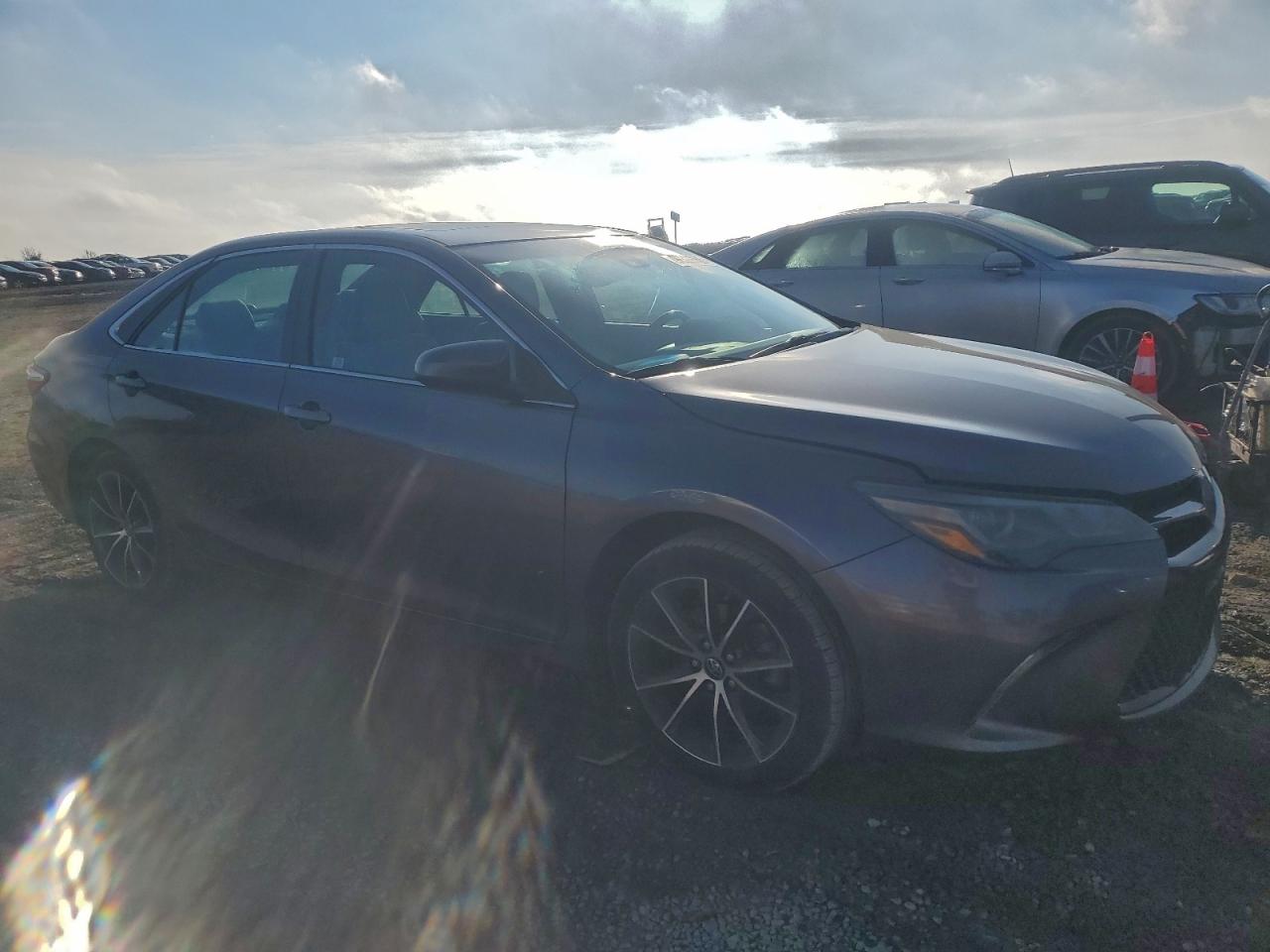 2016 TOYOTA CAMRY XSE photo 4