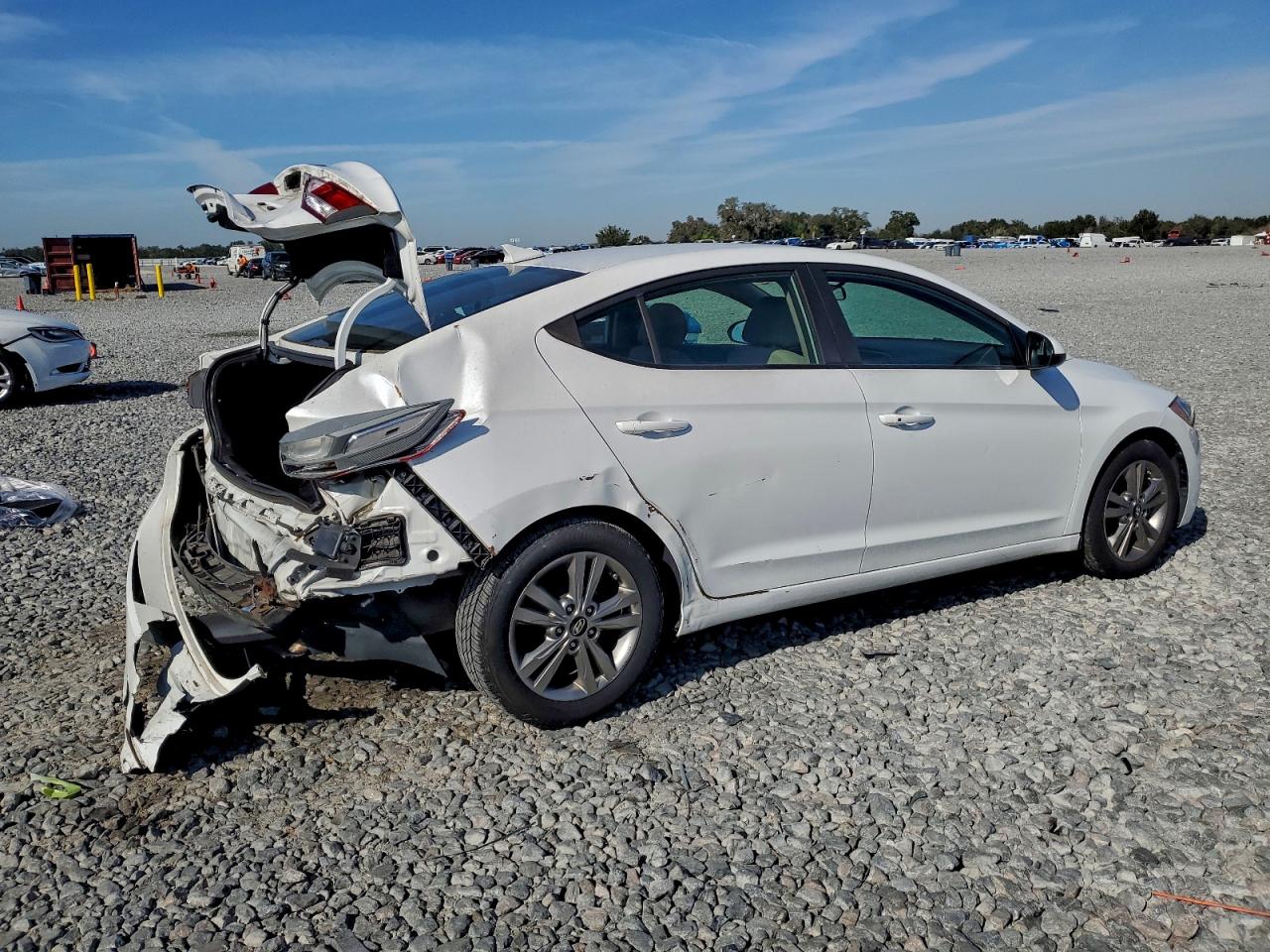 2017 HYUNDAI ELANTRA SE photo 3