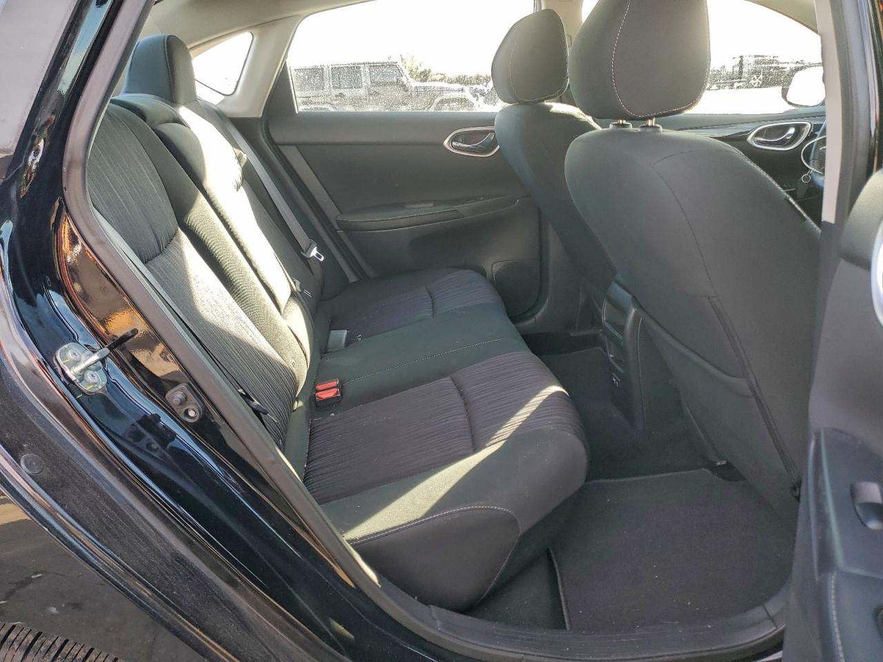 2019 NISSAN SENTRA S photo 10