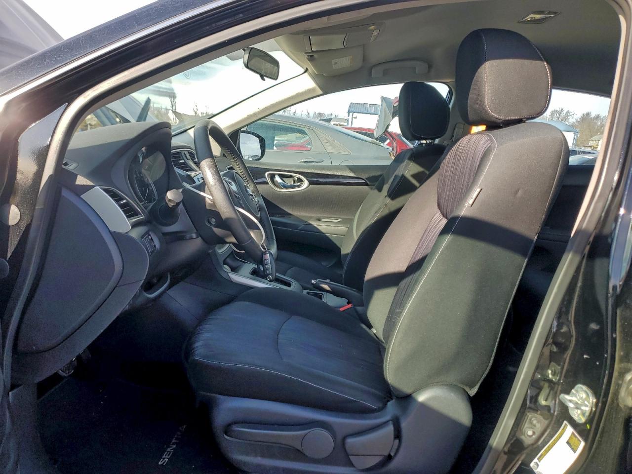 2019 NISSAN SENTRA S photo 7