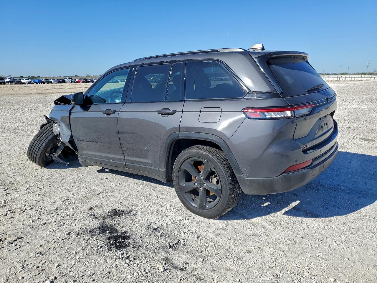 2024 JEEP GRAND CHEROKEE LAREDO photo 2