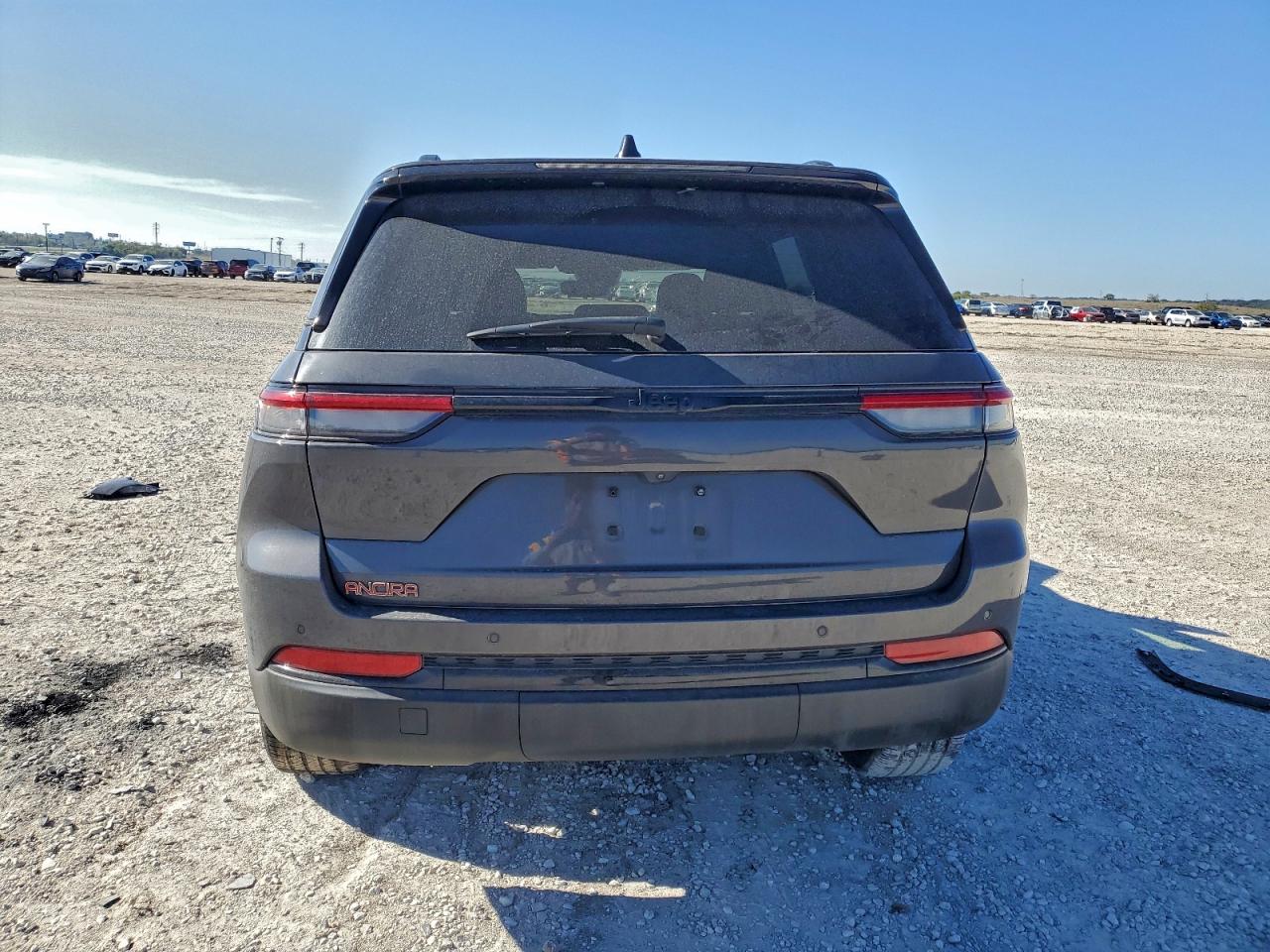 2024 JEEP GRAND CHEROKEE LAREDO photo 6