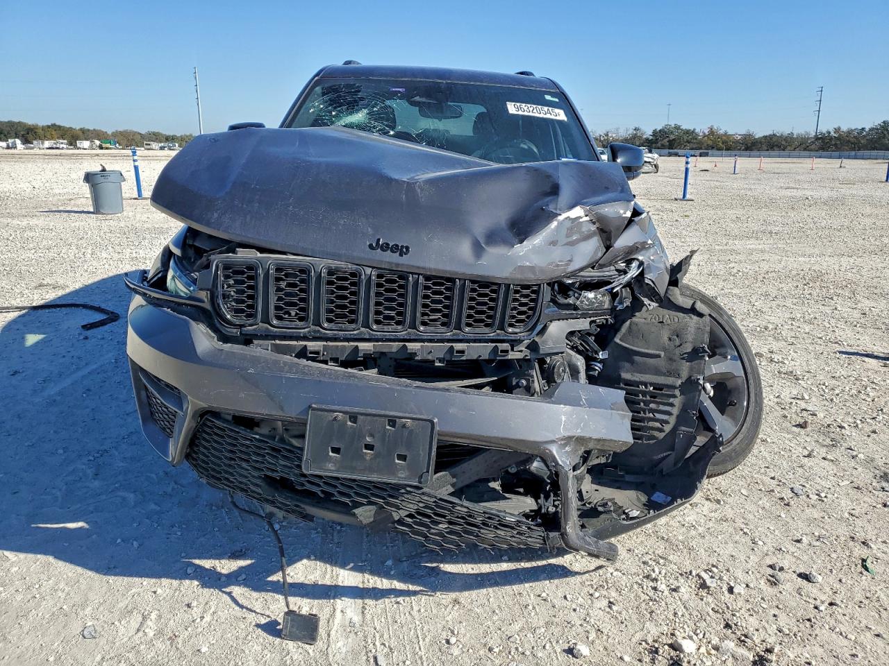 2024 JEEP GRAND CHEROKEE LAREDO photo 5