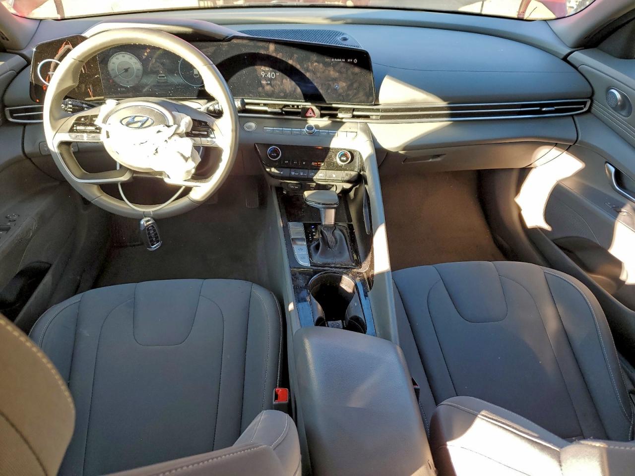 2023 HYUNDAI ELANTRA SEL photo 8