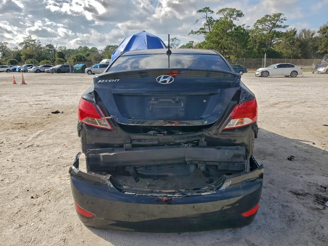 2017 HYUNDAI ACCENT SE photo 6