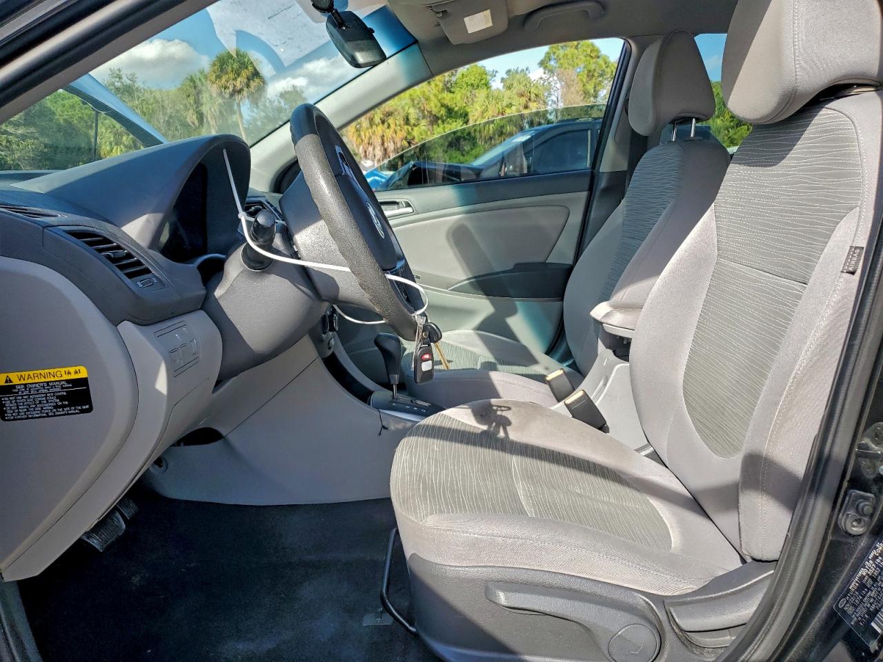 2017 HYUNDAI ACCENT SE photo 7