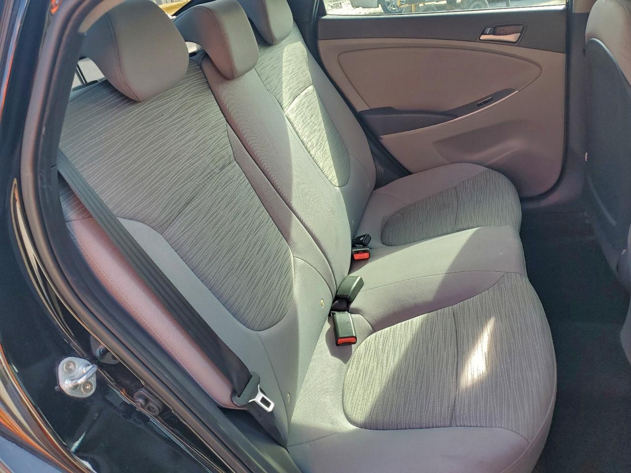 2017 HYUNDAI ACCENT SE photo 10