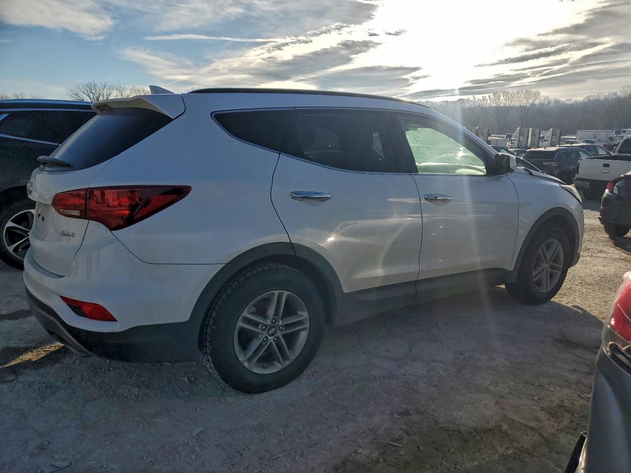 2017 HYUNDAI SANTA FE SPORT photo 3