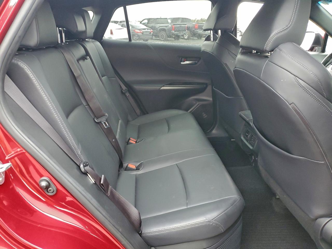 2024 TOYOTA VENZA LE photo 11
