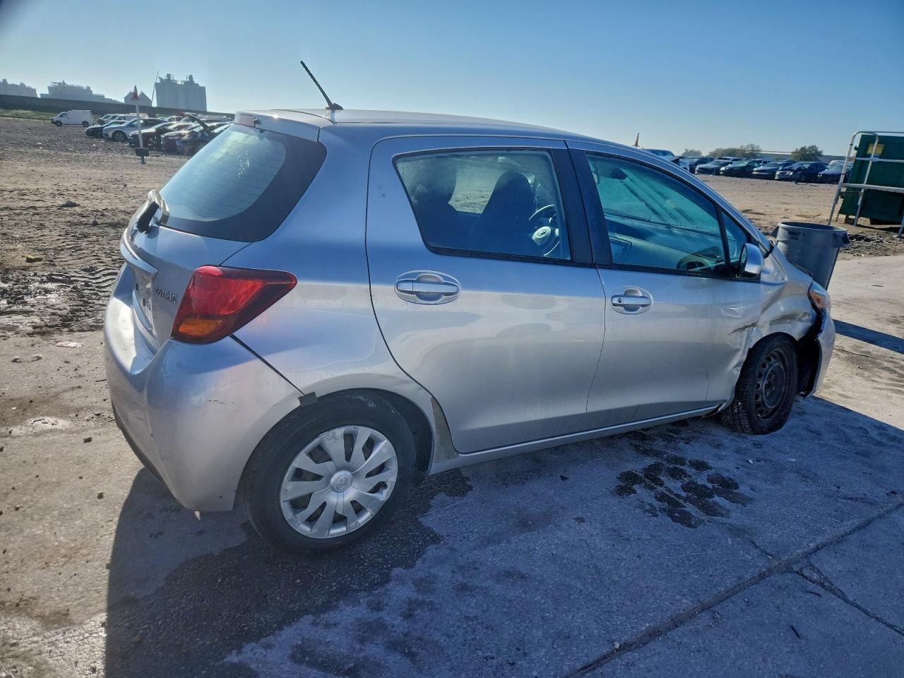 2017 TOYOTA YARIS L photo 5